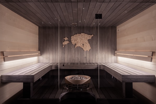 This beautiful private sauna belongs to the founder of HUUM Sauna - an Estonian company that manufactures Nordic design sauna heaters and smart sauna controllers. 